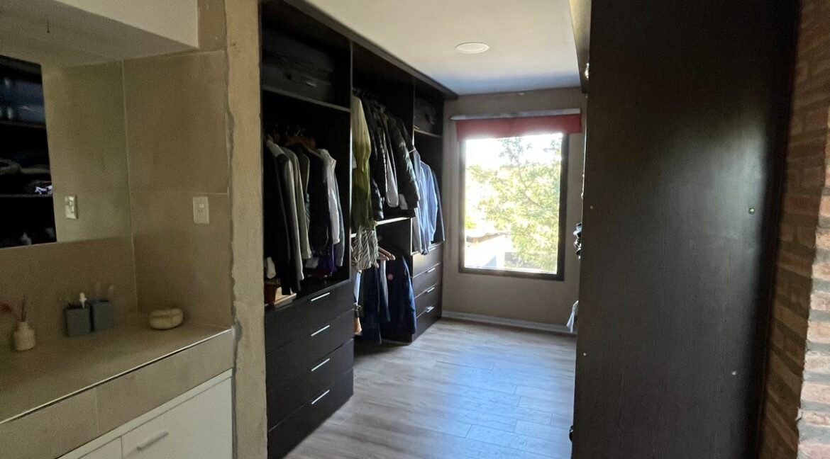 WhatsApp Image 2025-12-04 at 17.26.28