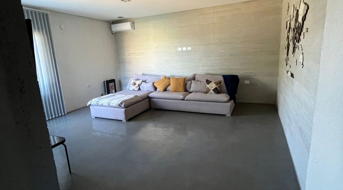 f8a27215-b65b-4add-a16a-3e0c46ea83e6