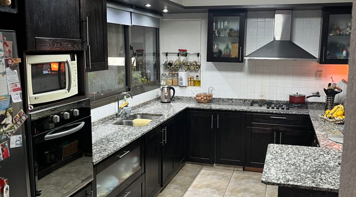 f8a9606f-0195-48cd-bc6b-76aaf808ac42