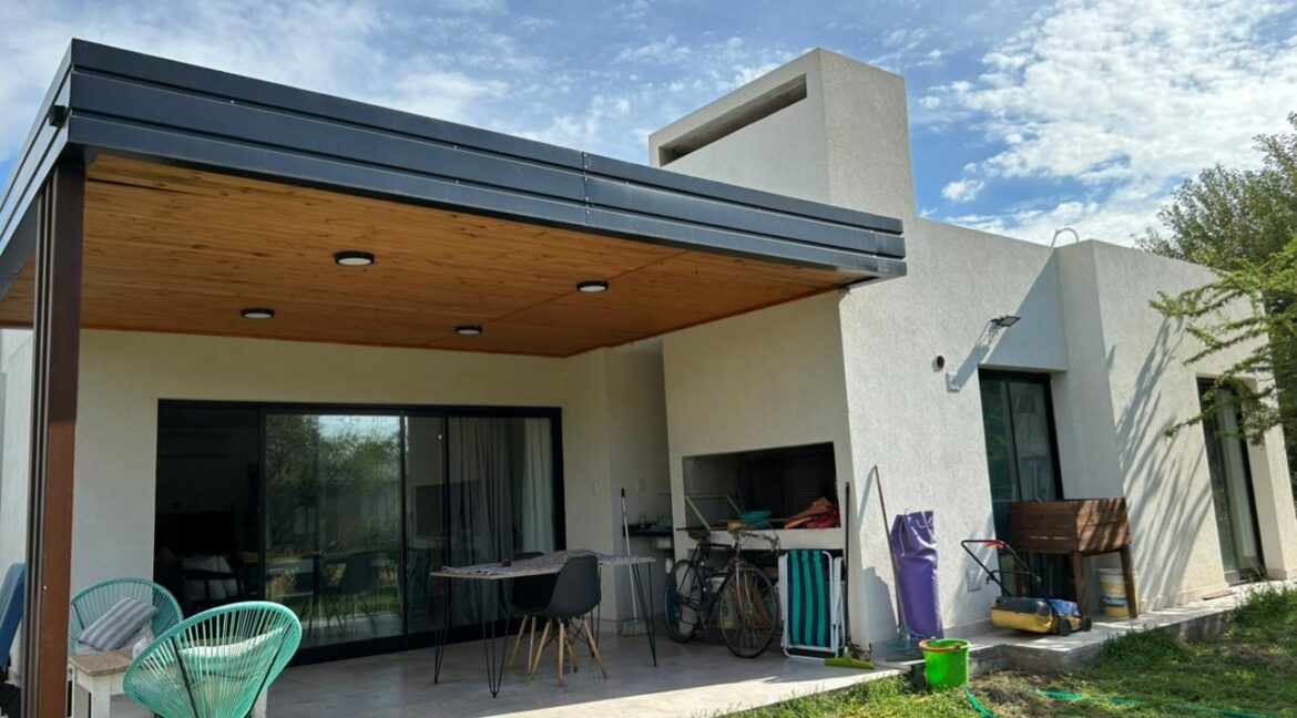 WhatsApp Image 2025-08-23 at 11.55.22 (2)