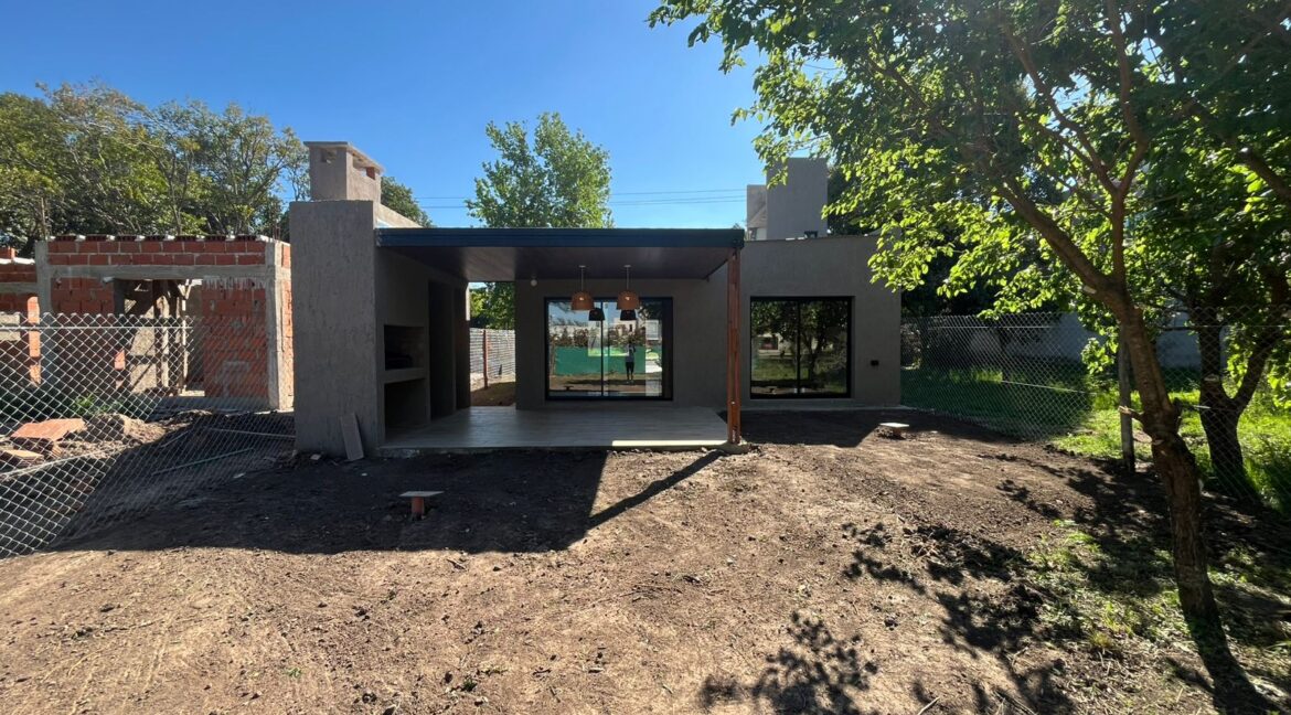 WhatsApp Image 2025-10-07 at 12.52.24 (1)