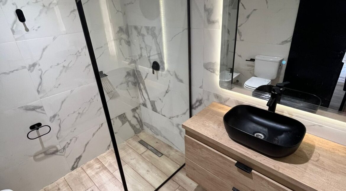 WhatsApp Image 2025-10-07 at 12.52.27