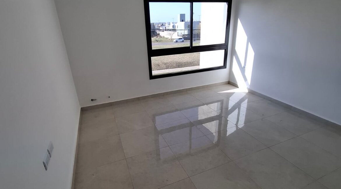 934db704-f62a-4b8b-850a-249ca4618ce1