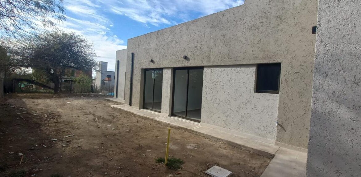 WhatsApp Image 2025-08-30 at 17.29.02 (1)