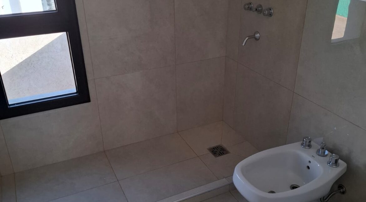 b8c42ebb-8950-4a4f-848d-9355ea08248f