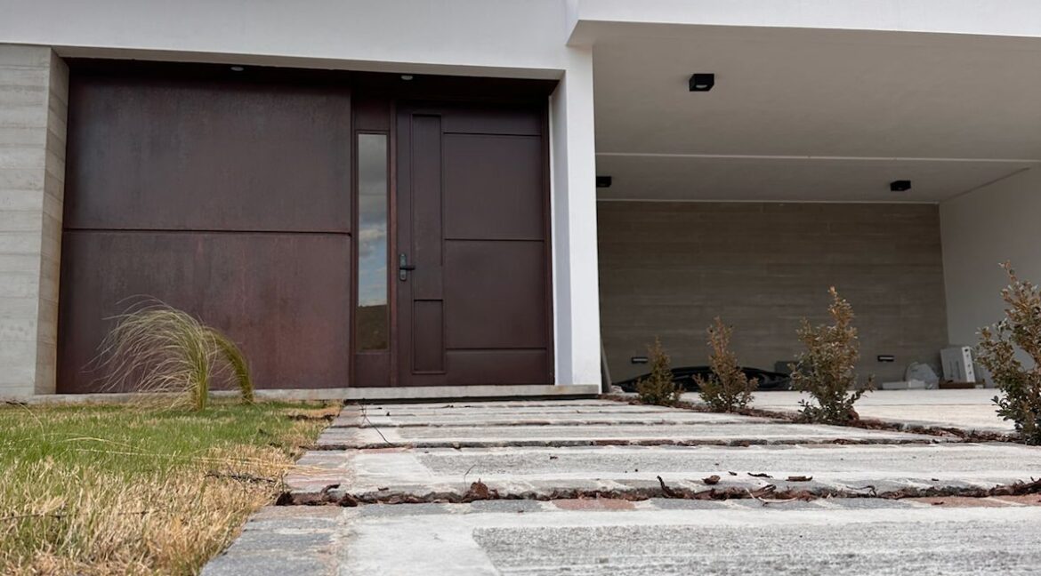 WhatsApp Image 2025-10-14 at 17.57.06