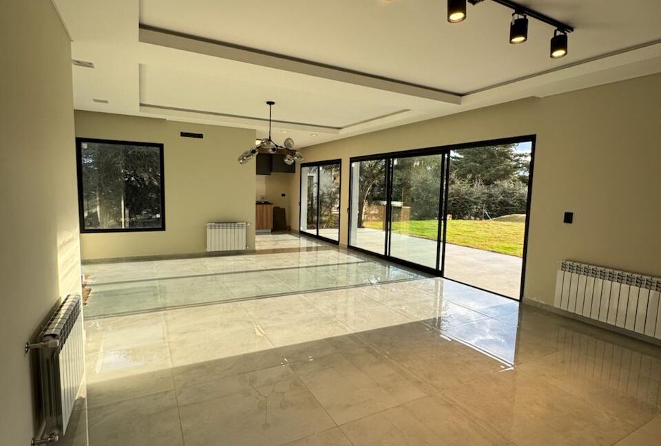 WhatsApp Image 2025-10-14 at 17.57.08 (1)