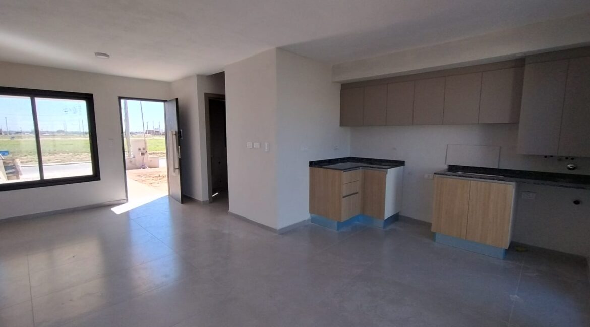 WhatsApp Image 2025-10-16 at 13.14.22 (2)