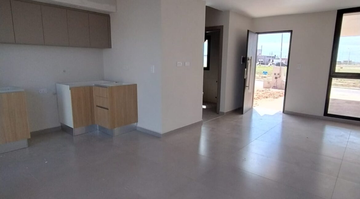 WhatsApp Image 2025-10-16 at 13.14.26