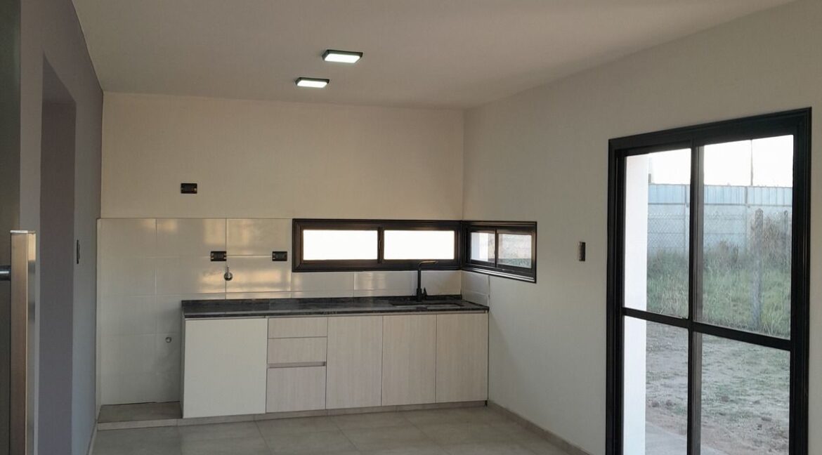 WhatsApp Image 2025-10-17 at 17.25.03 (2)