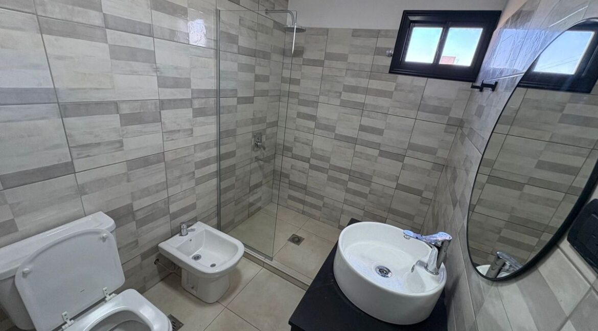 WhatsApp Image 2025-10-17 at 17.25.03 (3)