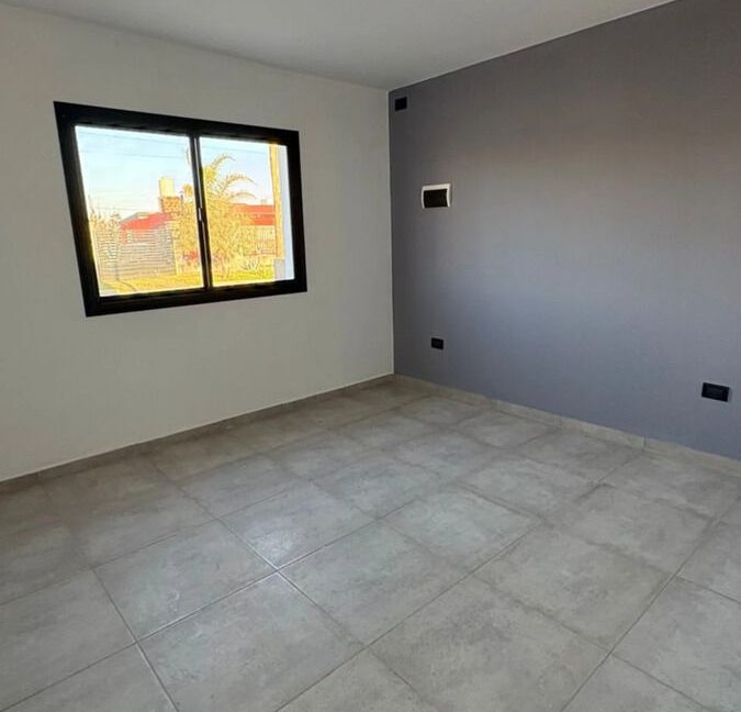 WhatsApp Image 2025-10-17 at 17.25.04 (2)