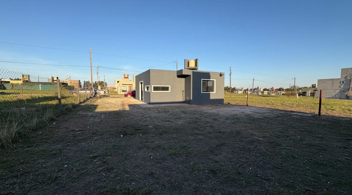 WhatsApp Image 2025-10-17 at 17.25.05 (1)