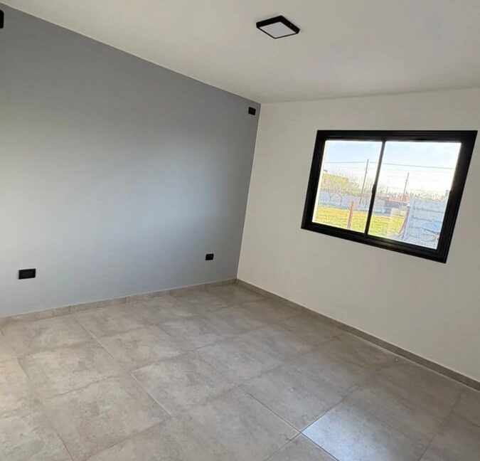 WhatsApp Image 2025-10-17 at 17.25.05