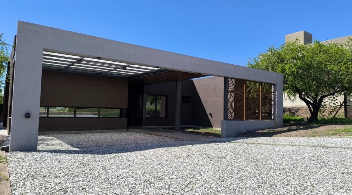 WhatsApp Image 2026-01-12 at 17.30.21 (1)