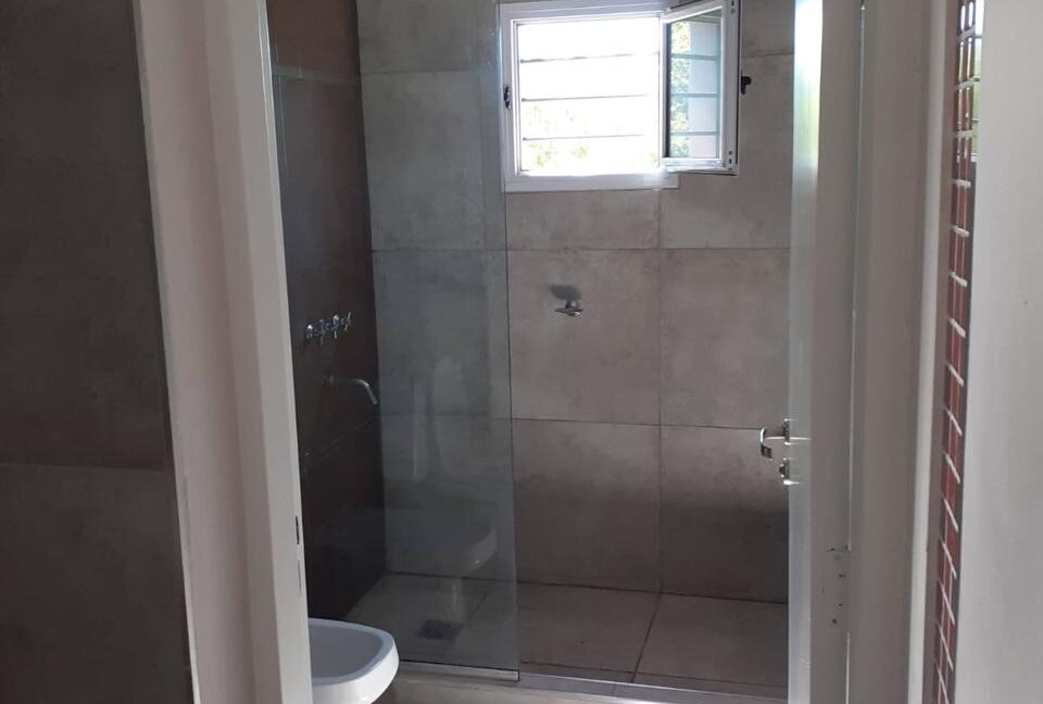 f180a838-a67f-414f-9200-31624e69ffff