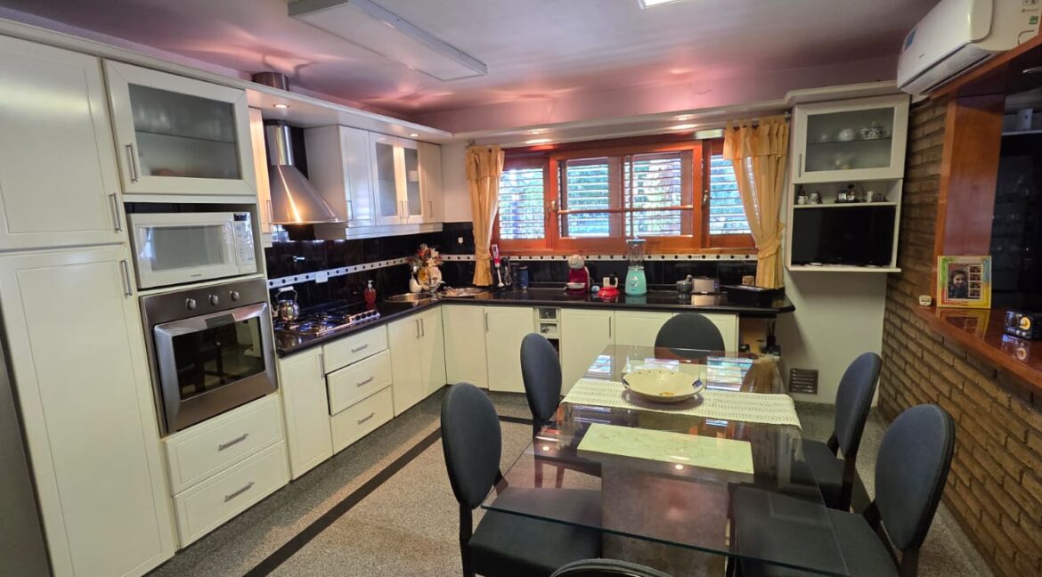 05bbb6da-e5be-4a41-9d7a-c68af9b7ff30