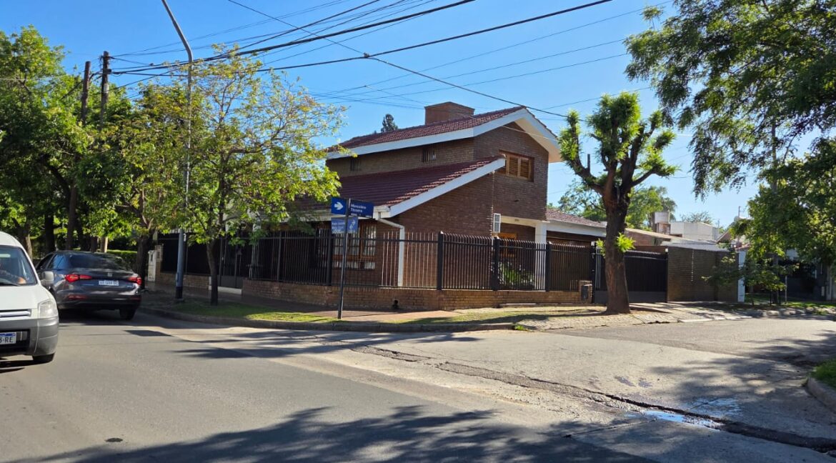 2269cdd1-e86a-492a-a52e-32c79bc1ec4d (1)