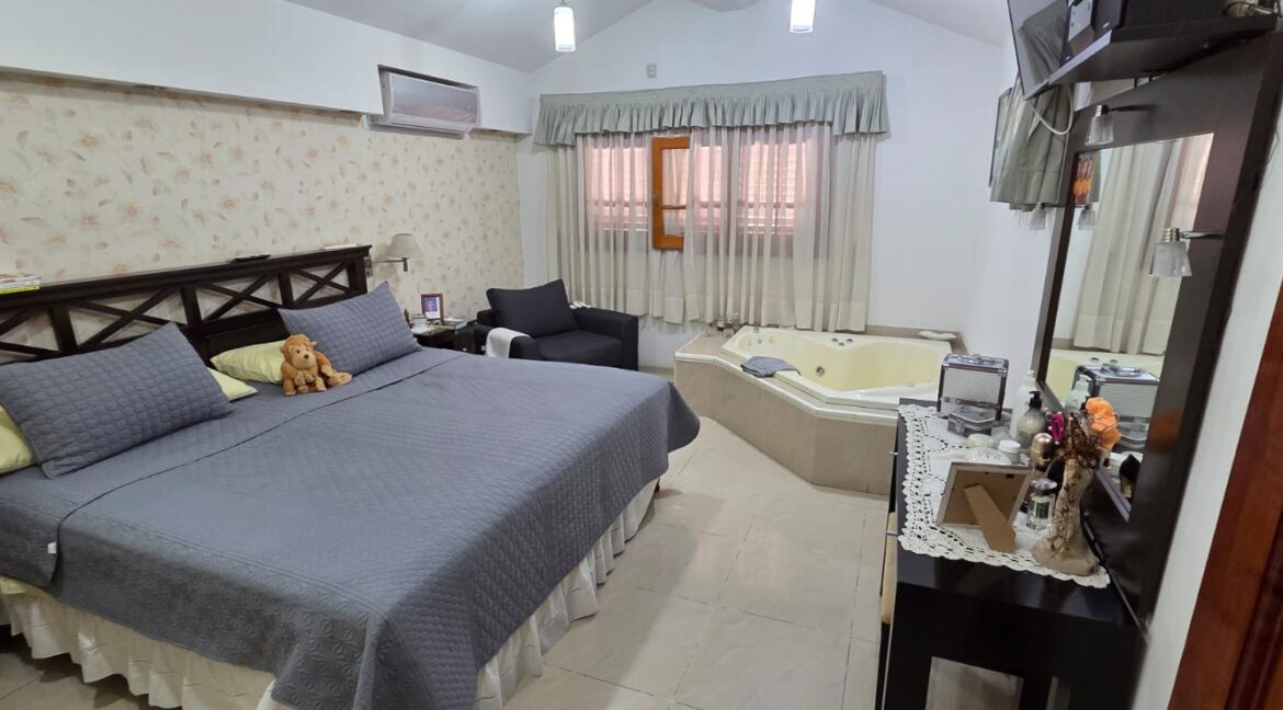 3775294a-4b7d-4222-a943-8c17286625b1